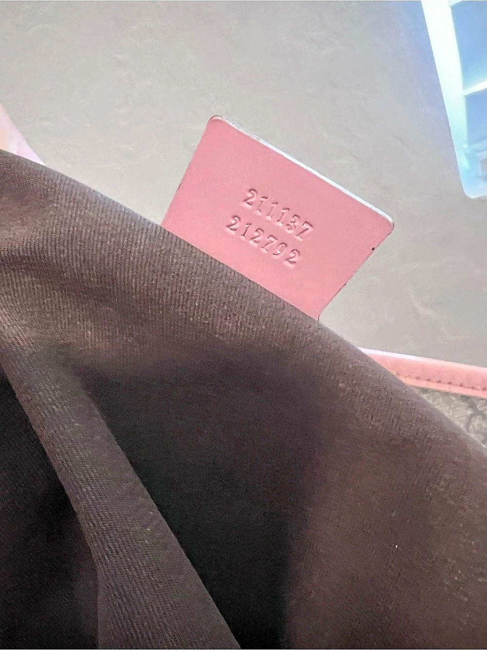 Gucci Abbey Tote - Picture 9 of 12